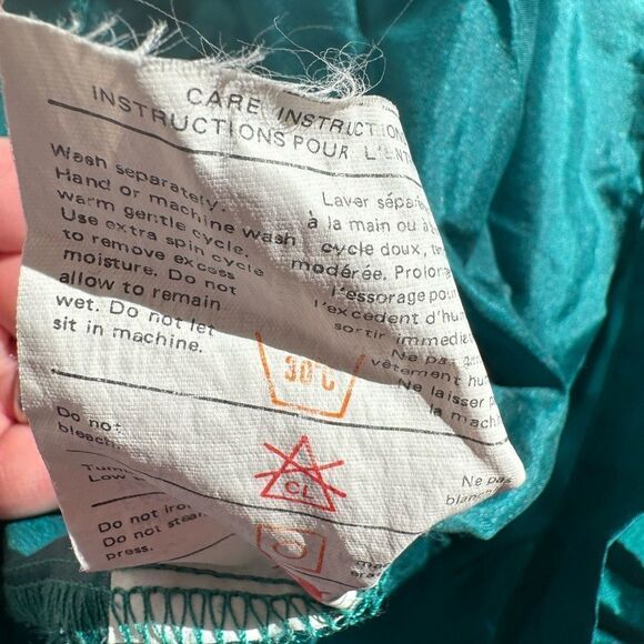 Vintage Lady Footlocker wind suit. - Picture 11 of 12